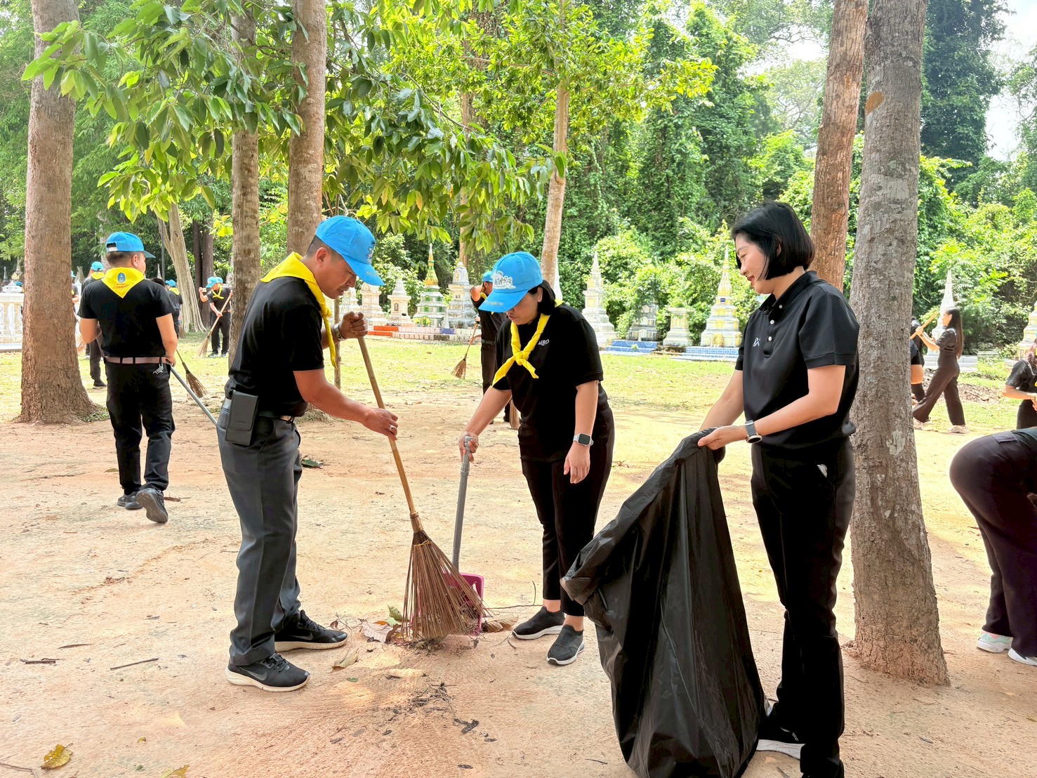 title - ส.ป.ก.ยโสธร ร่วมกิจกรรมจิตอาสาพัฒนา เนื่องในวันคล้ายวันประสูติ สมเด็จพระเจ้าลูกยาเธอ เจ้าฟ้าทีปังกรรัศมีโชติฯ